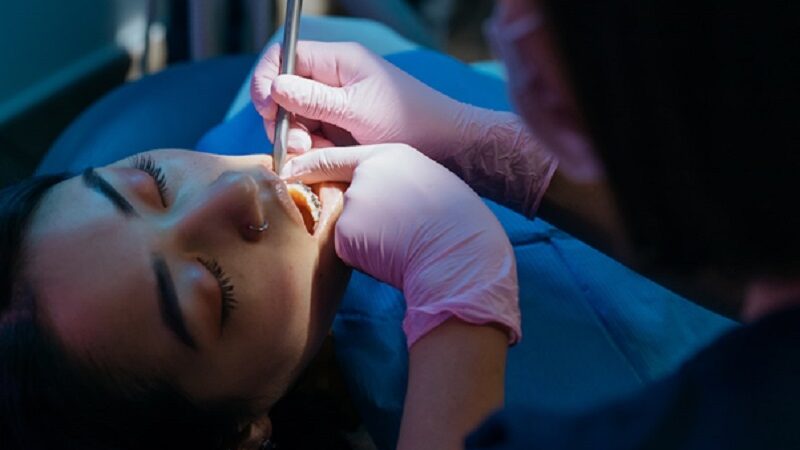 Dental implants: redeem your smile