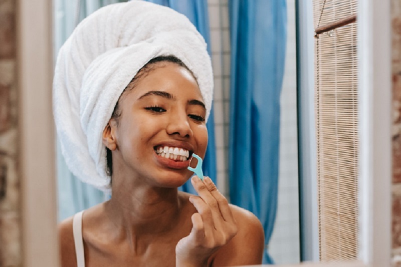 Seven things your dentist wants you to know about flossing