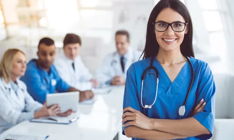 Nurse Practitioners vs. Physicians: What Are the Differences and Similarities?