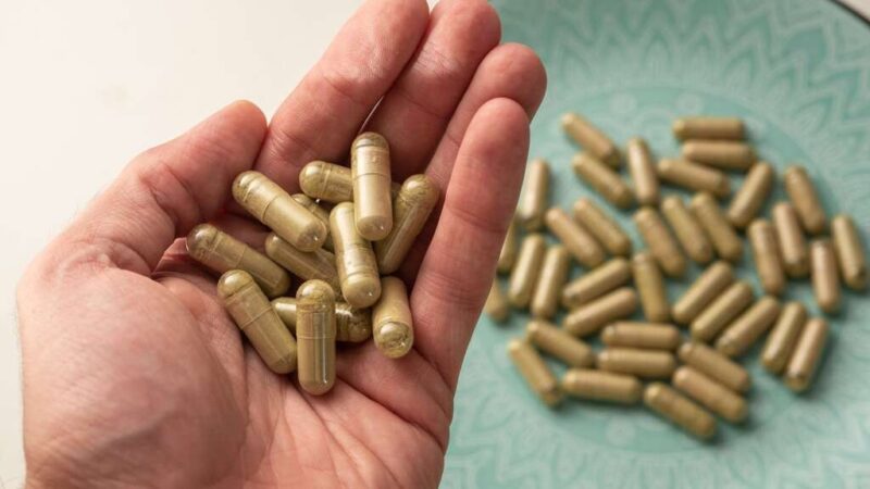 Things you need to know before taking kratom pills