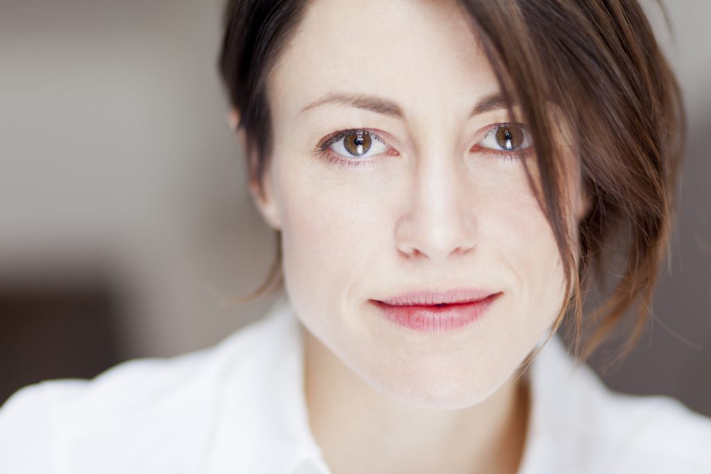 How Do Eyebag Removal Strategies Work for a Youthful Appearance?